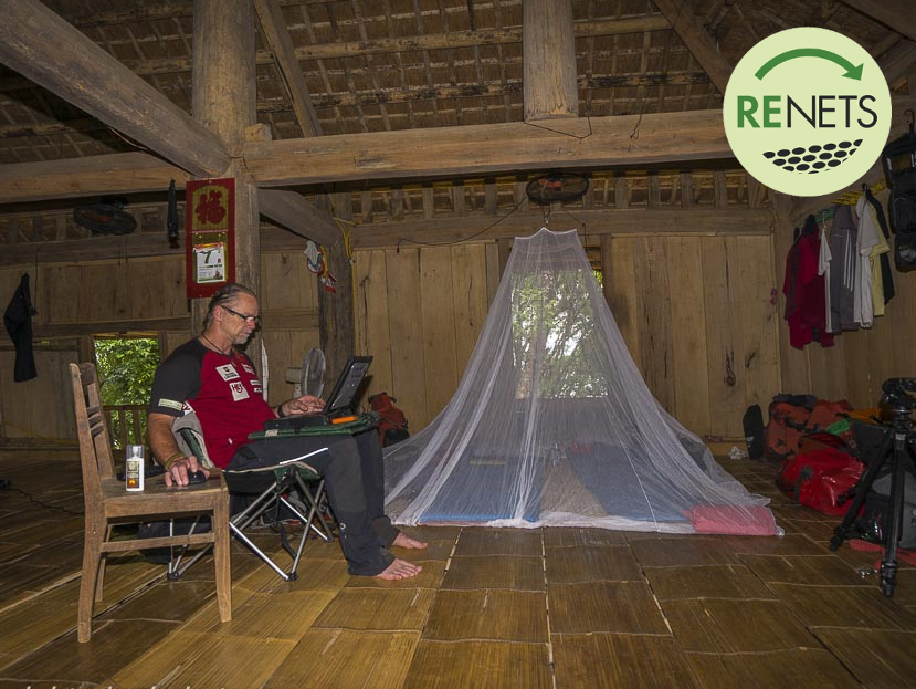 Holiday RENETS Bell